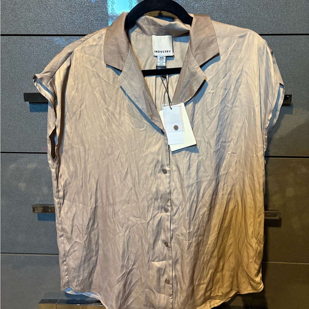 Women’s Tan Blouse